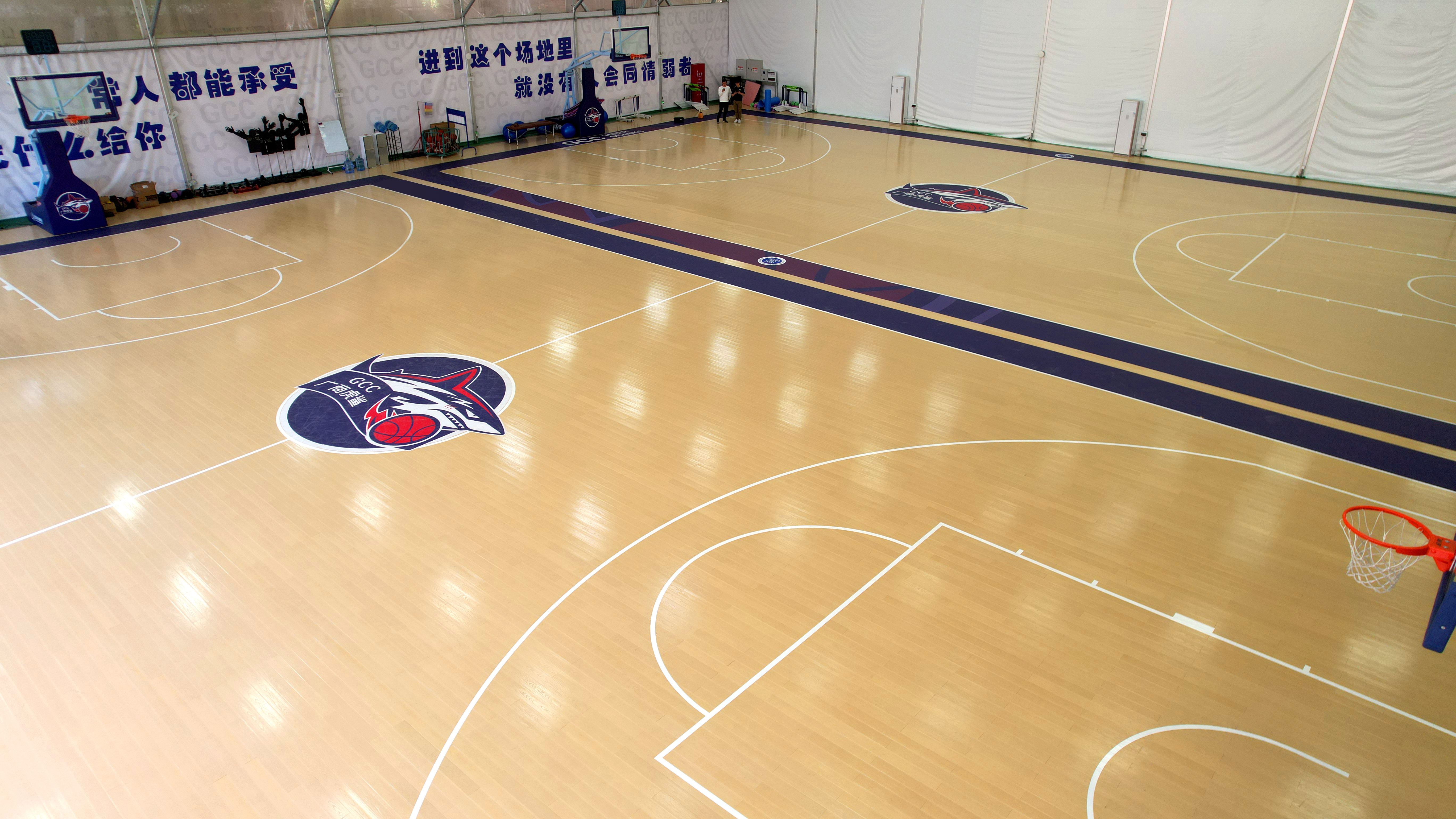 廣州商學(xué)院風(fēng)雨球場(chǎng)